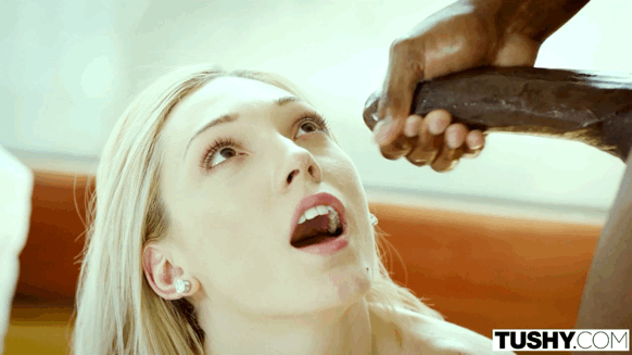 Сперма капает сразу в рот -  скачать короткое порно гифки (гиф)