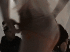 Ариана Гранде сексуальный зад -  скачать короткое порно гифки (гиф)